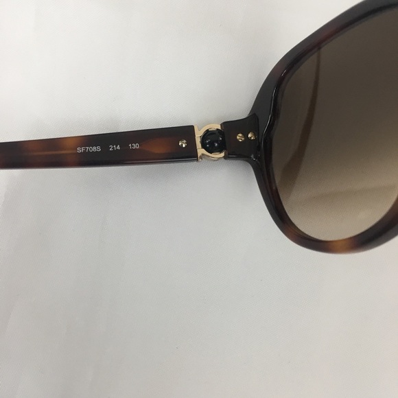 Auth Ferragamo Jackie O sunnies 😎 - Picture 6 of 8